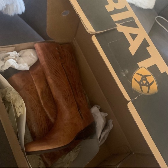 New Ariat boots - Picture 3 of 4
